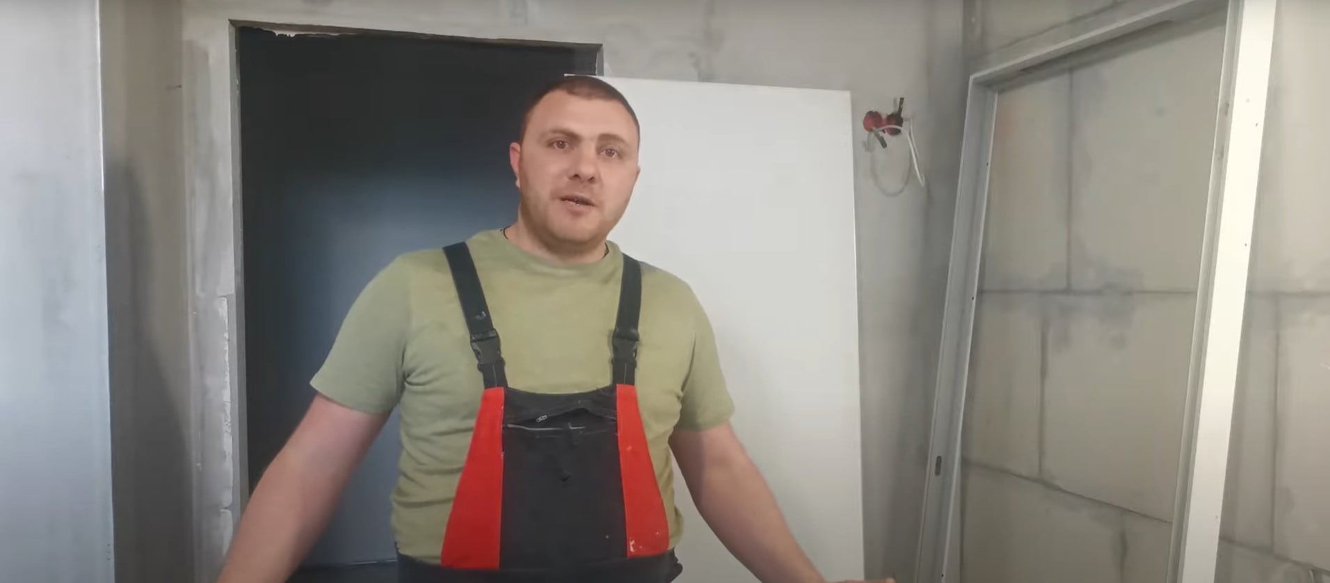 Монтажник скрытой двери